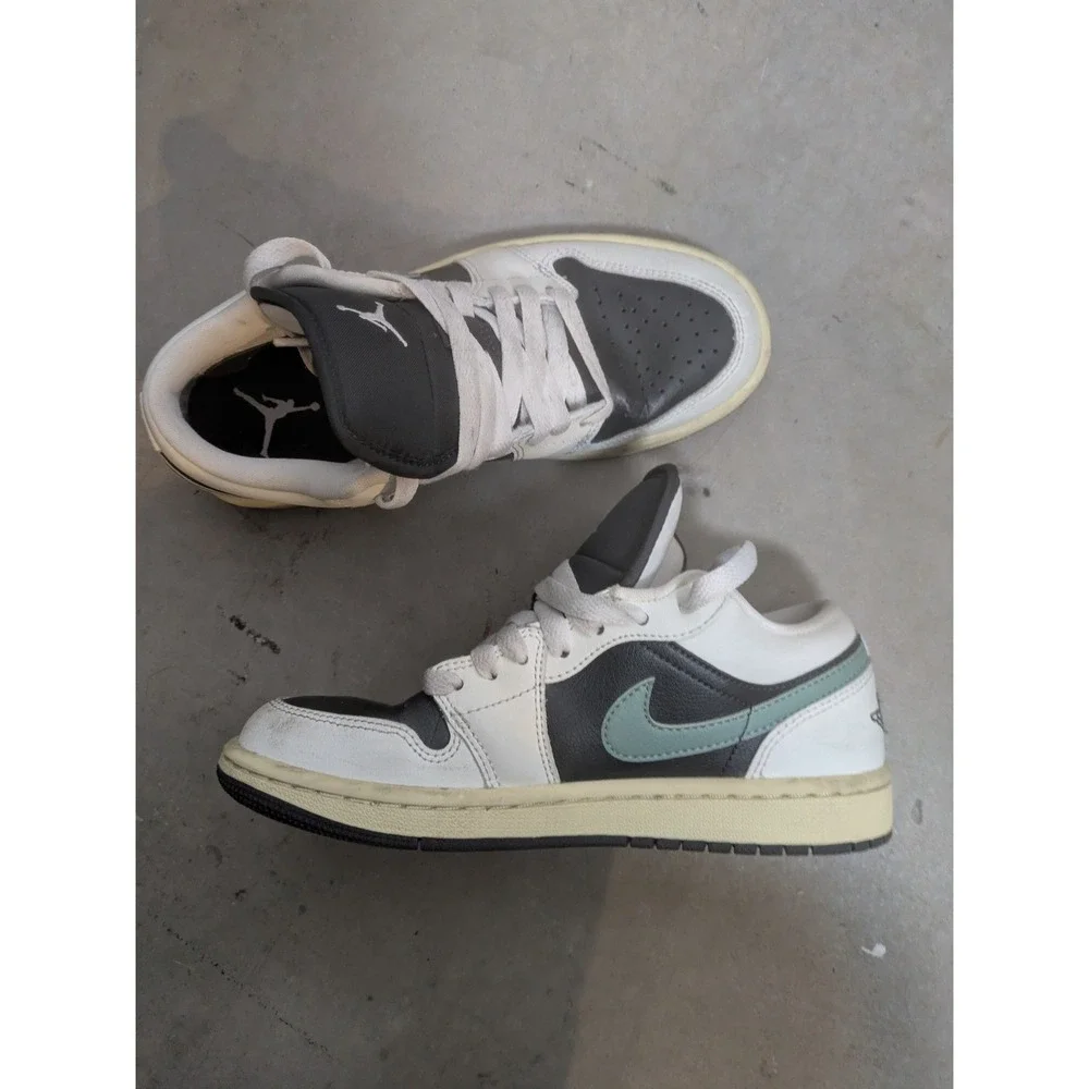 Jordan Air Jordan 1 Low Kid's Size 6 White Dark Grey Sage DC0774-001